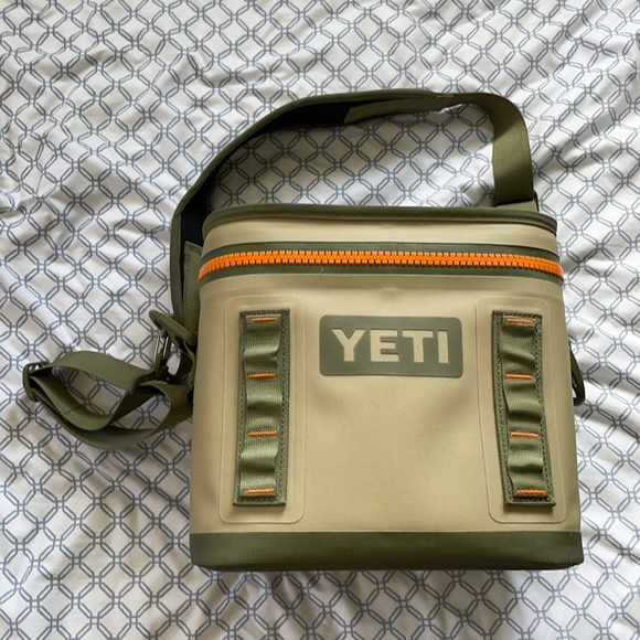 Yeti Other - YETI Hopper Flip 8 Cooler.